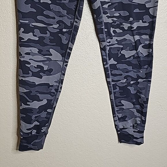 Alphalete Camo Track Pants - Black and Gray - Picture 4 of 11
